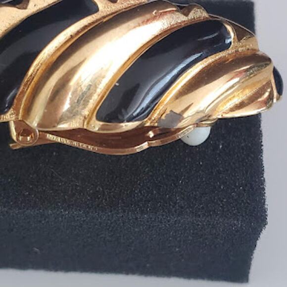 St. John Black Enamel and Gold‎ Clip On Earrings Signed - Picture 3 of 5